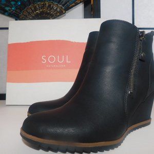 BLACK HALEY NUBUCK WEDGE BOOTS SIZE 6.5 M